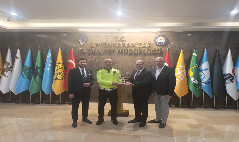 ATSO SPOR OYUNLARI KOMİSYONU, İL EMNİYET MÜDÜRÜ AHMET BİRTAN EROL’A TEŞEKKÜR ŞİLTI TAKDİM ETTİ